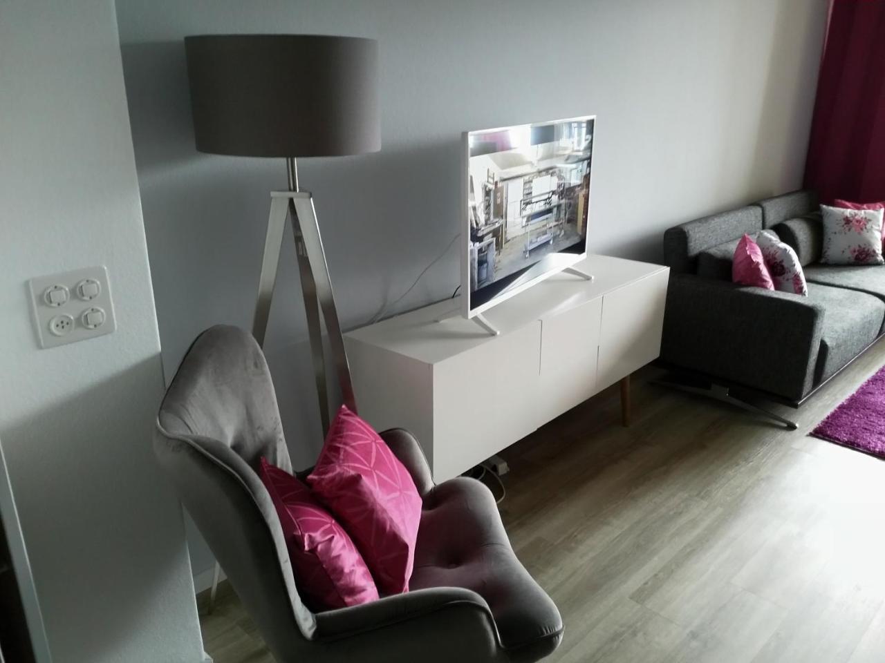 Swiss Seeblick Apartment Mit Hotelanbindung Beatenberg Esterno foto