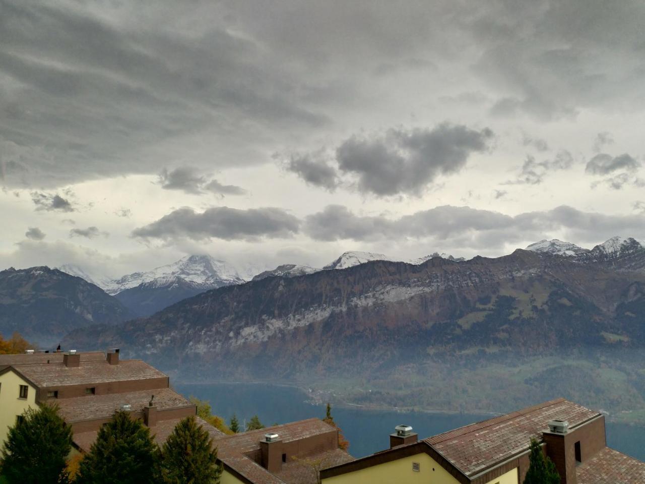 Swiss Seeblick Apartment Mit Hotelanbindung Beatenberg Esterno foto