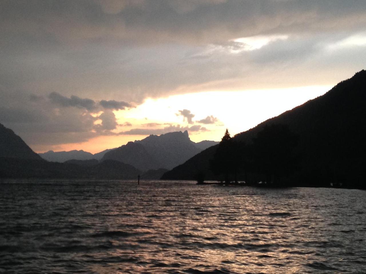 Swiss Seeblick Apartment Mit Hotelanbindung Beatenberg Esterno foto