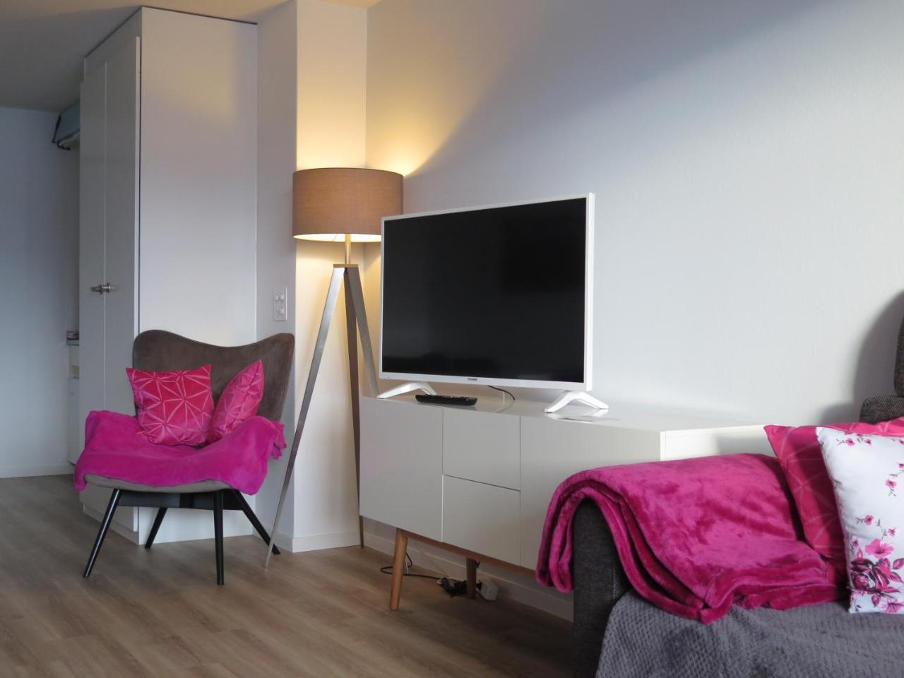 Swiss Seeblick Apartment Mit Hotelanbindung Beatenberg Esterno foto